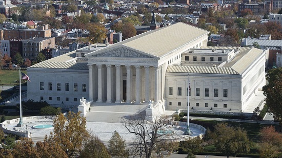  المحكمة الأمريكية العليا تلغي الحق الدستوري في الإجهاض