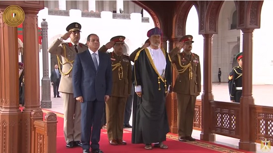  بالفيديو.. الرئيس السيسي يصل سلطنة عمان في زيارة رسمية لمدة يومين