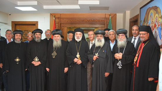 بالصور.. وفد من رؤساء الكنائس القبطية يقدم التهنئة لمحافظ المنيا بمناسبة عيد الأضحى 