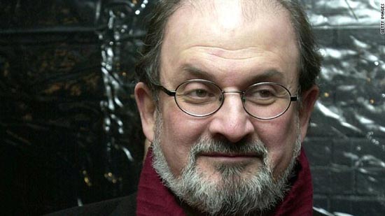 الروائي مينا عادل جيد عن كتاب ومثقفين يشعرون بالقلق من عودة رواية سلمان رشدي للأضواء بعد محاولة اغتياله: 