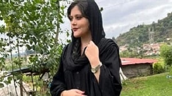 وفاة شابة ايرانية بسبب عدم الارتداء الجيد للحجاب..وحقوقية تكشف بسبب تعرضها للضرب المبرح بقسم الشرطة 
