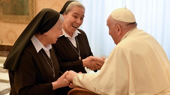  البابا فرنسيس يستقبل المشاركات في المجمع العام للراهبات الكبوشيات للعائلة المقدّسة