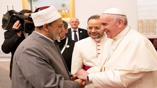 شيخ الازهر يشارك مع البابا فرنسيس في ملتقى 