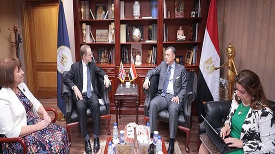 وزير السياحة والآثار يستقبل سفير المملكة المتحدة بالقاهرة لبحث تعزيز سبل التعاون بين البلدين في مجال السياحة والآثار