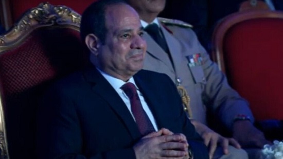 شاهد.. فيديو كاد يبكي الرئيس المصري