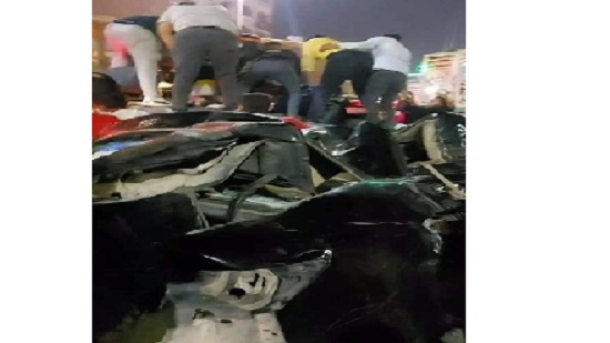 فيديو سيارة نقل ثقيل تدهس 6 سيارات ملاكي على الطريق الدائري والامن يضبط سائق النقل 