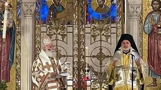 البابا ثيودروس يترأس القداس في تذكار انتخابه بكاتدرائية الثالوث الأقدس بمدينة نيويورك