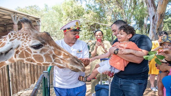 اسرائيل : حققنا امنية الطفل احمد الذي حرم من التنزه بسبب وضعه الصحي الدقيق في ان يزور حديقة الحيوانات بعدما اتخذنا الاجراءات اللازمة 