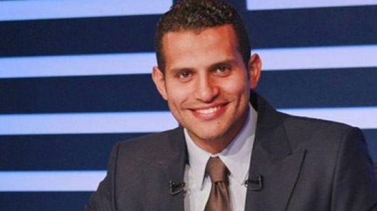 الاعتداء على الإعلامي عمر ربيع ياسين بضربة زجاجة على رأسه داخل مطعم