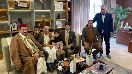 أحمد أبو هشيمة يدعم أسرة سامي سعيد لاعب مطروح المتوفى