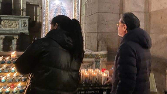  عبد الرحيم علي: كريسماس سعيد من داخل كاتدرائية القلب المقدس بباريس
