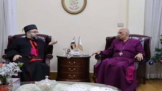  فى زيارة رئيس الطائفة الكلدانية بمصر.. رئيس الأسقفية: الوحدة المسيحية تضع الكنائس فى نسيج واحد