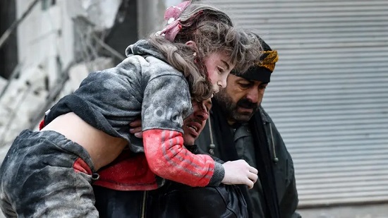 المرصد السوري: ارتفاع ضحايا الزلزال لـ812 قتيلا بمناطق المعارضة والنظام