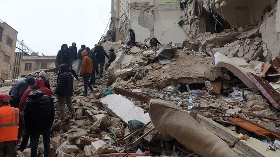 عاجل .. الصحة السورية: ارتفاع حصيلة ضحايا الزلزال إلى 960 شخص 