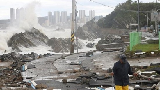  إعصار تسونامي 