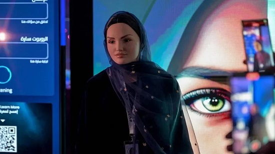 محجبة وتؤدي رقصات.. 11 معلومة عن «سارة» أول روبوت بأيادٍ سعودية (فيديو)