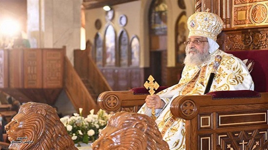 بحضور وزراء وسفراء ومحافظين : البابا تواضروس يترأس قداس عيد القيامة بالكاتدرائية بالعباسية 