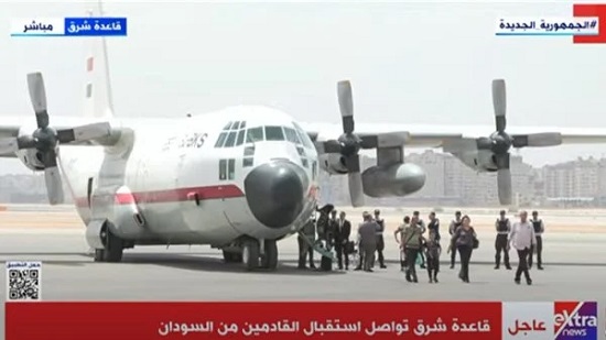 وصول مجموعة جديدة من المصريين القادمين من السودان بعد نجاح السلطات المصرية في إجلائهم