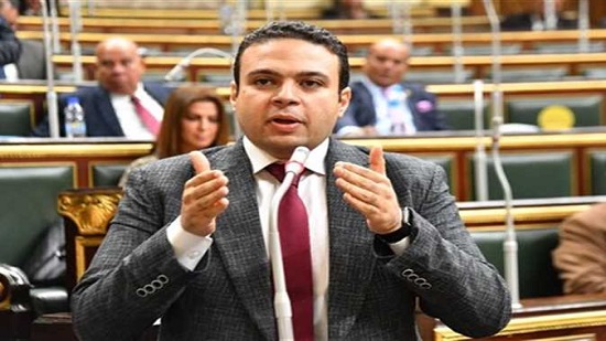  عبد المنعم إمام مهاجما وزير المالية: أطالب بتغيير شعار مصلحة الضرائب من مصلحتك أولا لجيبك أولا
