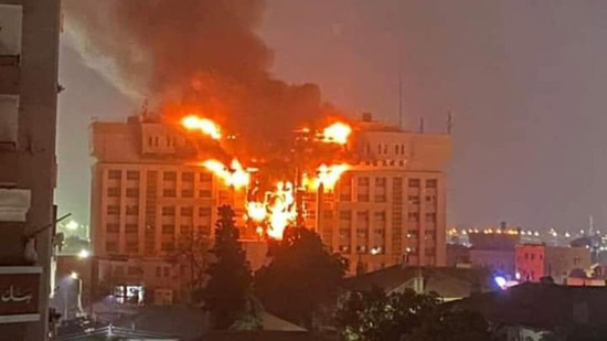 حريق ضخم يدمر مبنى مديرية أمن الإسماعيلية
