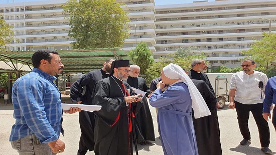  وفد الكنيسة الكاثوليكية بأسيوط يزور مصابي الحرب الغاشمة على غزة بمستشفيات جامعة أسيوط